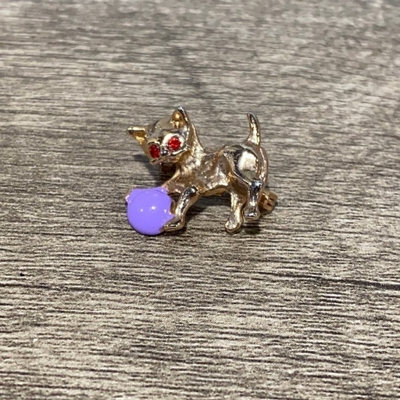 Cat pin - Picture 1 of 2